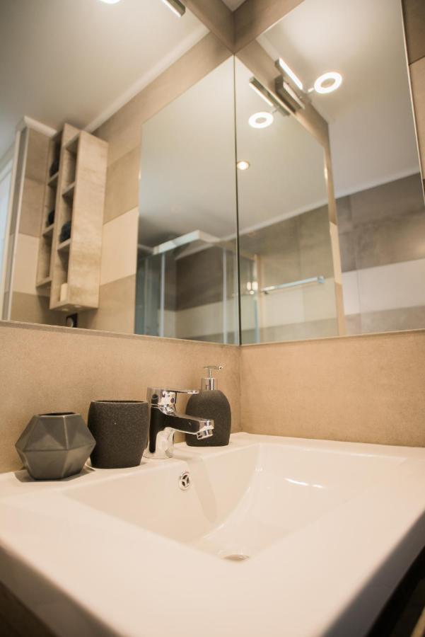 Athenian Living Suites 外观 照片